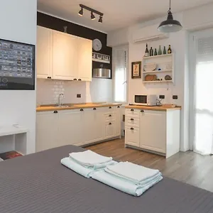 Lust Naviglio Apartamento